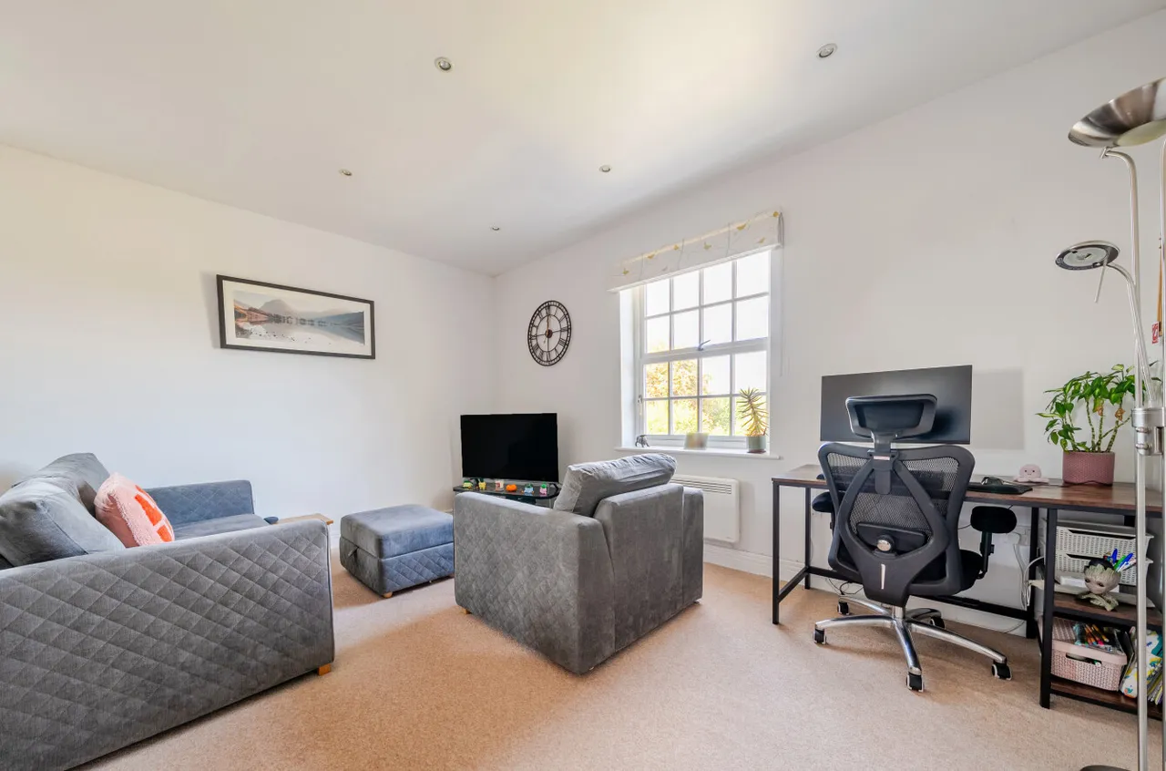 Knowle Avenue, Knowle, PO17, photo 3