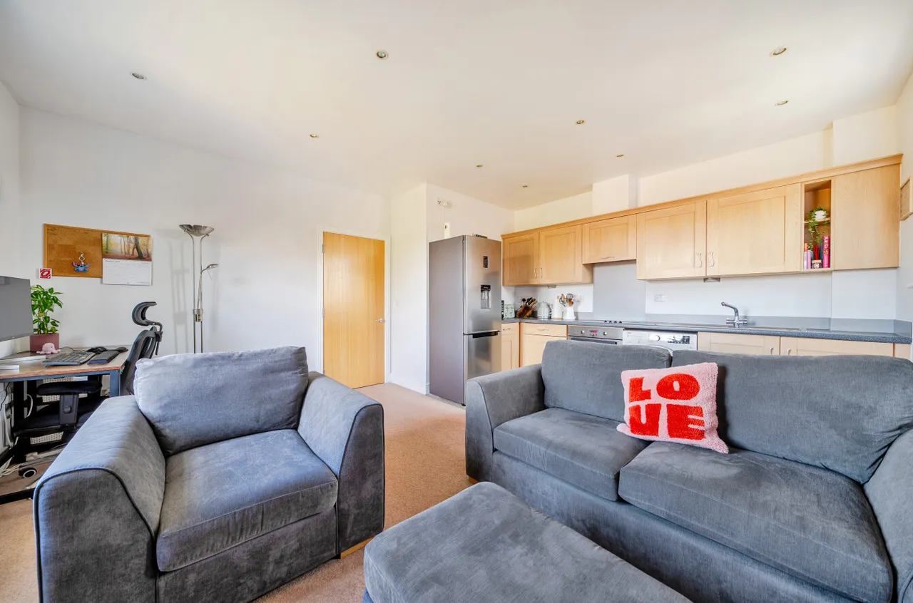 Knowle Avenue, Knowle, PO17, photo 4