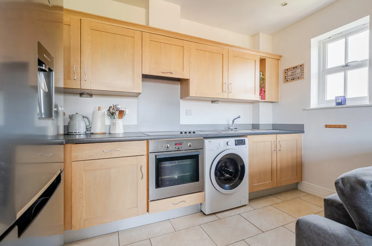 Knowle Avenue, Knowle, PO17, photo 6
