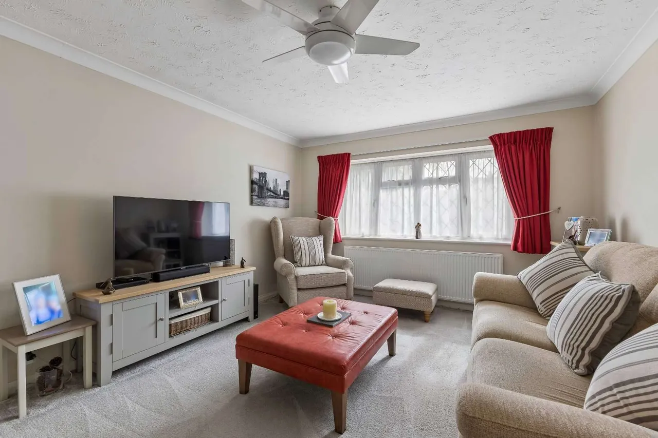 Chiltern Court, Tudor Park, HP6, photo 2