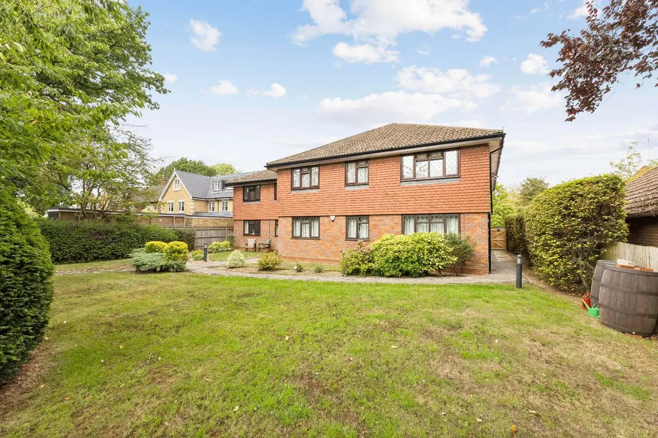 Chiltern Court, Tudor Park, HP6, photo 12