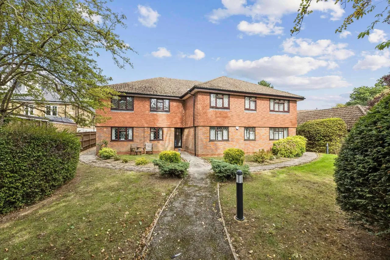 Chiltern Court, Tudor Park, HP6, photo 11