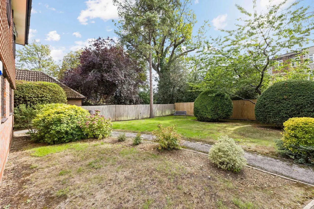 Chiltern Court, Tudor Park, HP6, photo 10