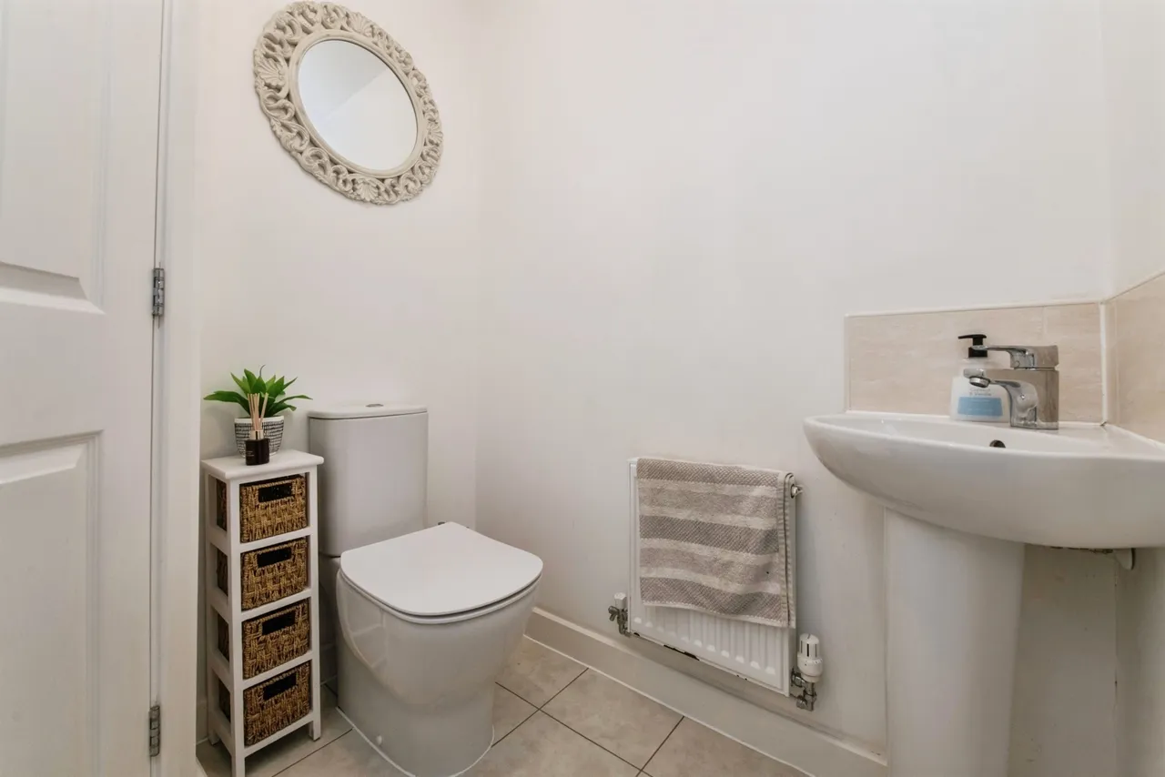 Trott Close, Cullompton, EX15, photo 17