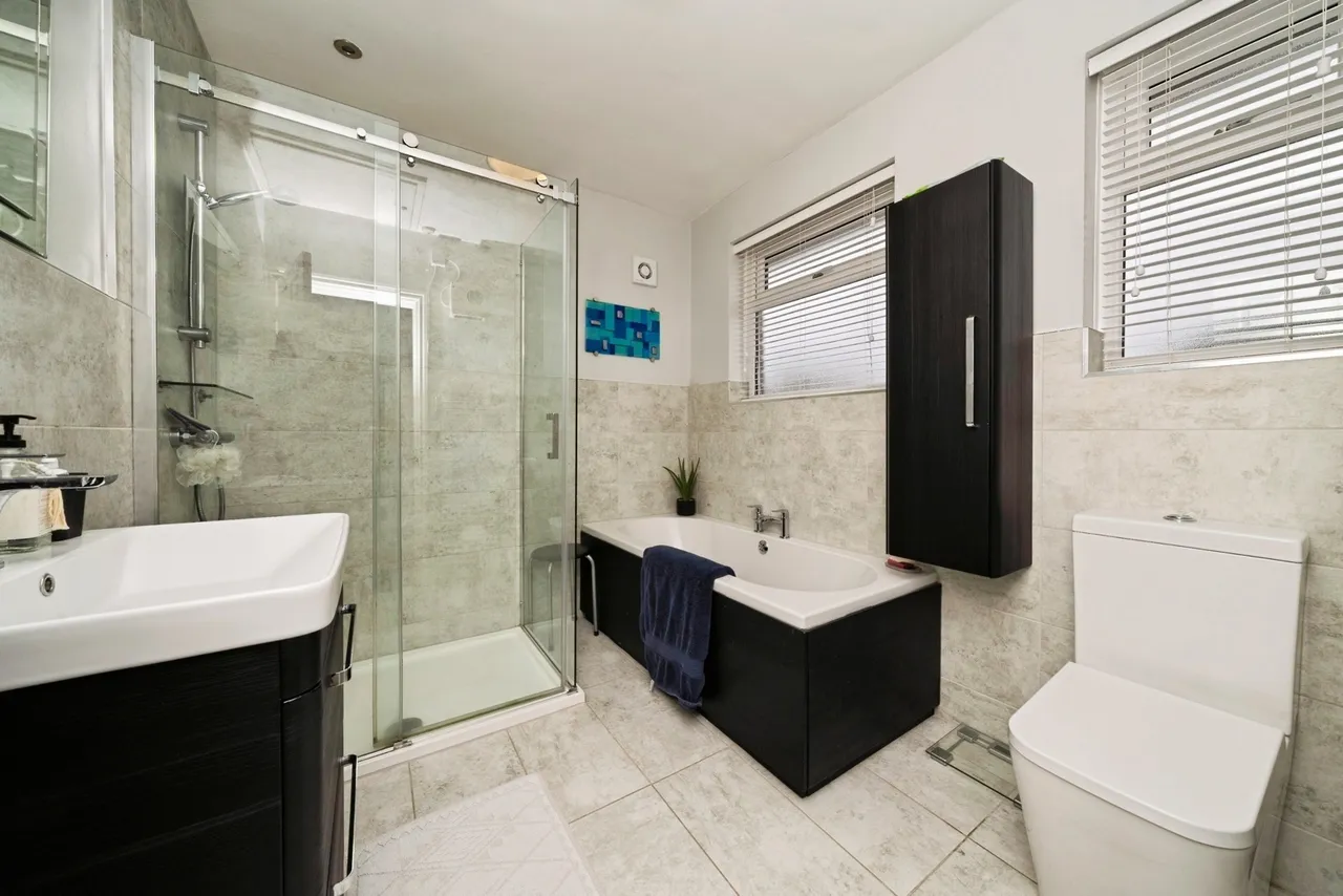 Clydesdale, Whitby, CH65, photo 14