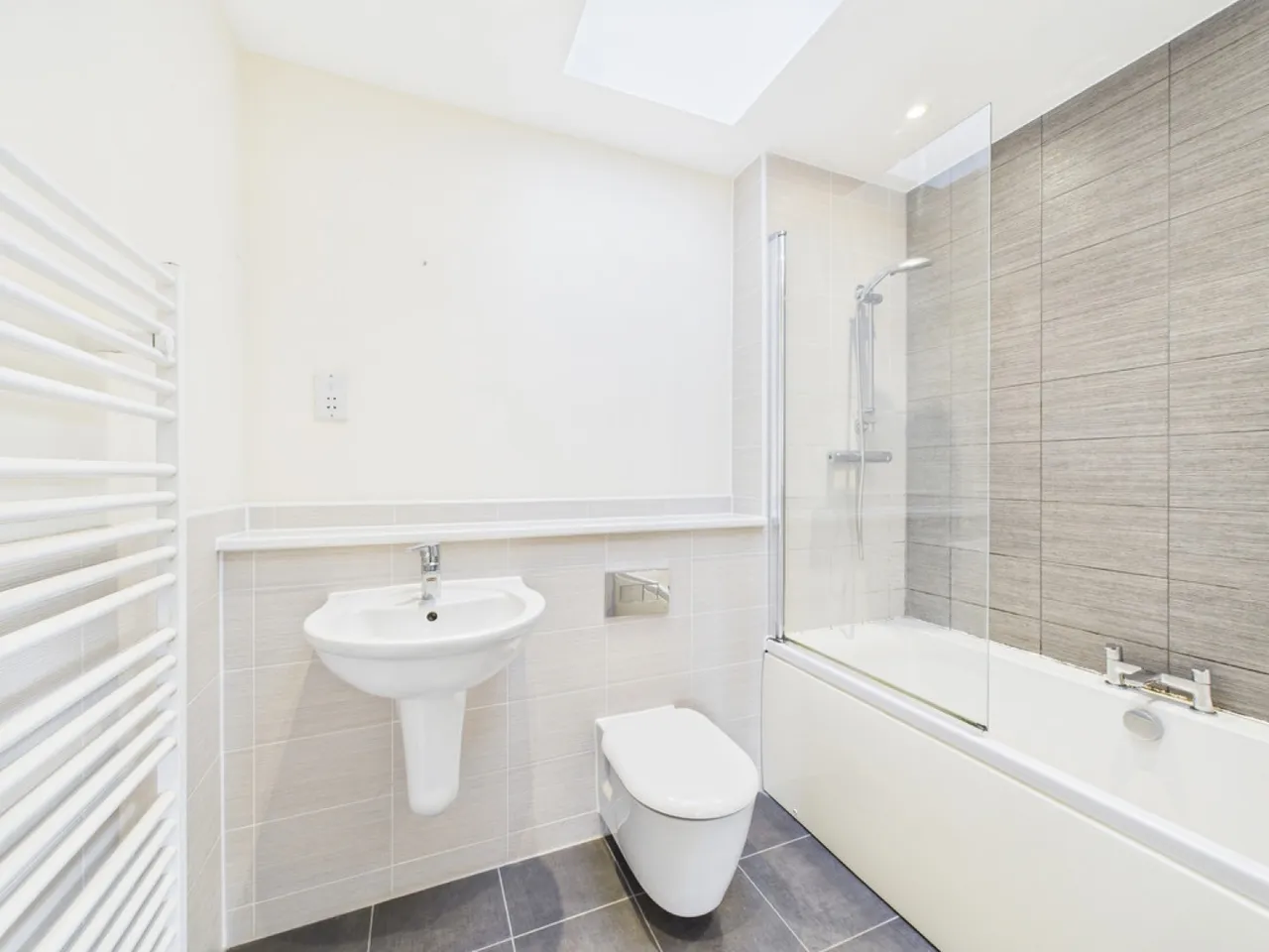 Ellis Road, Broadbridge Heath, photo 12