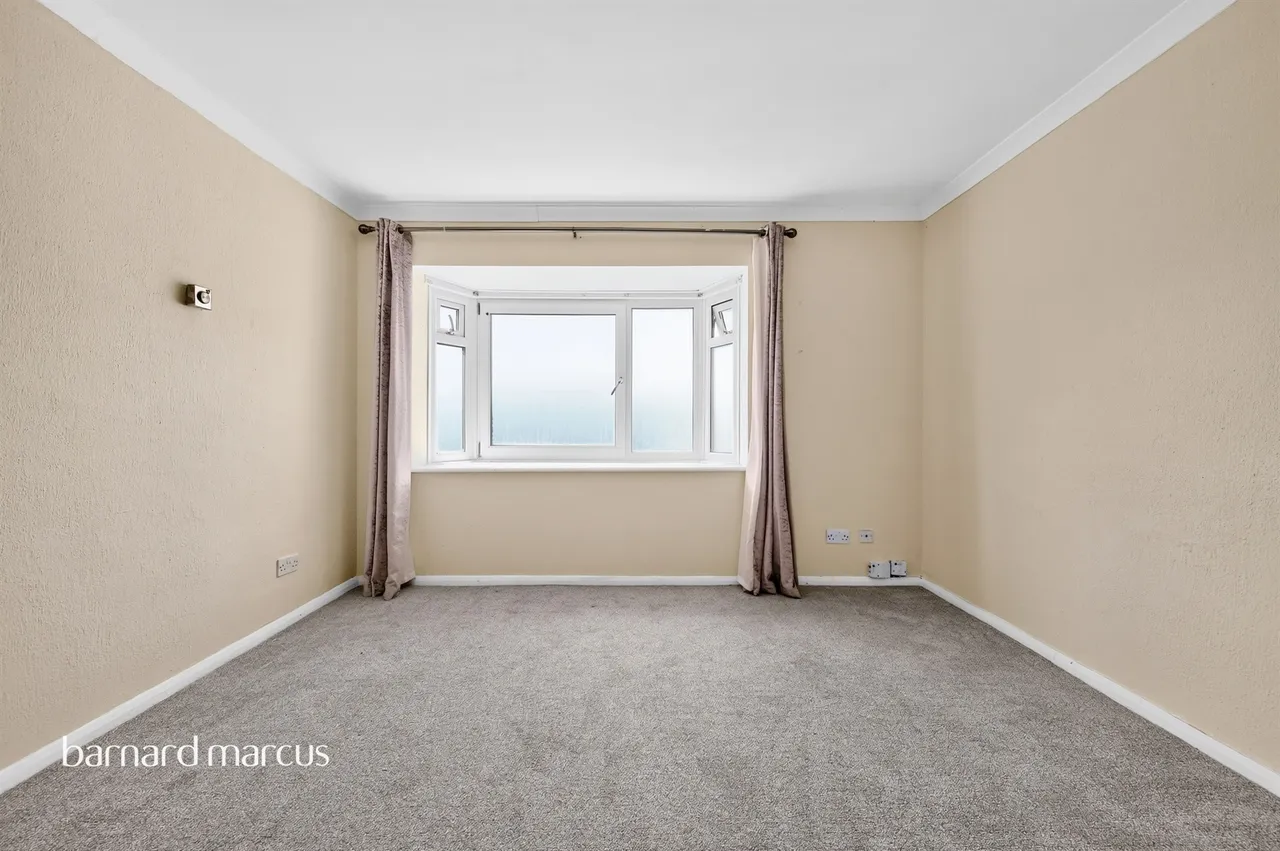 Langley Park Road, Sutton, photo 6