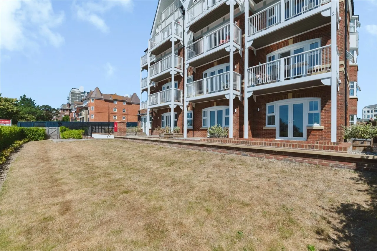 West Cliff Gardens, Bournemouth, BH2, photo 18