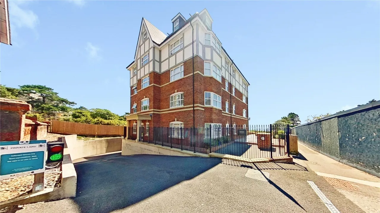 West Cliff Gardens, Bournemouth, BH2, photo 19