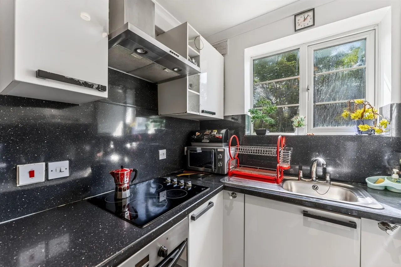 Central Gardens, Morden, SM4, photo 15