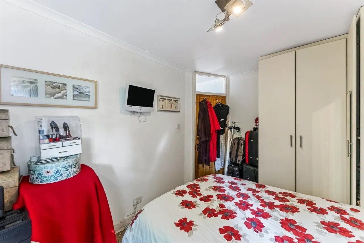 Central Gardens, Morden, SM4, photo 20
