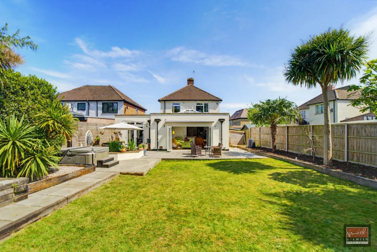 Fontmell Close, Ashford, TW15, photo 17