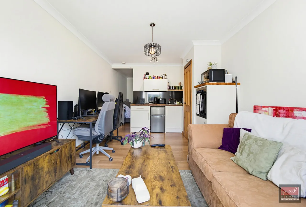 Fontmell Close, Ashford, TW15, photo 19