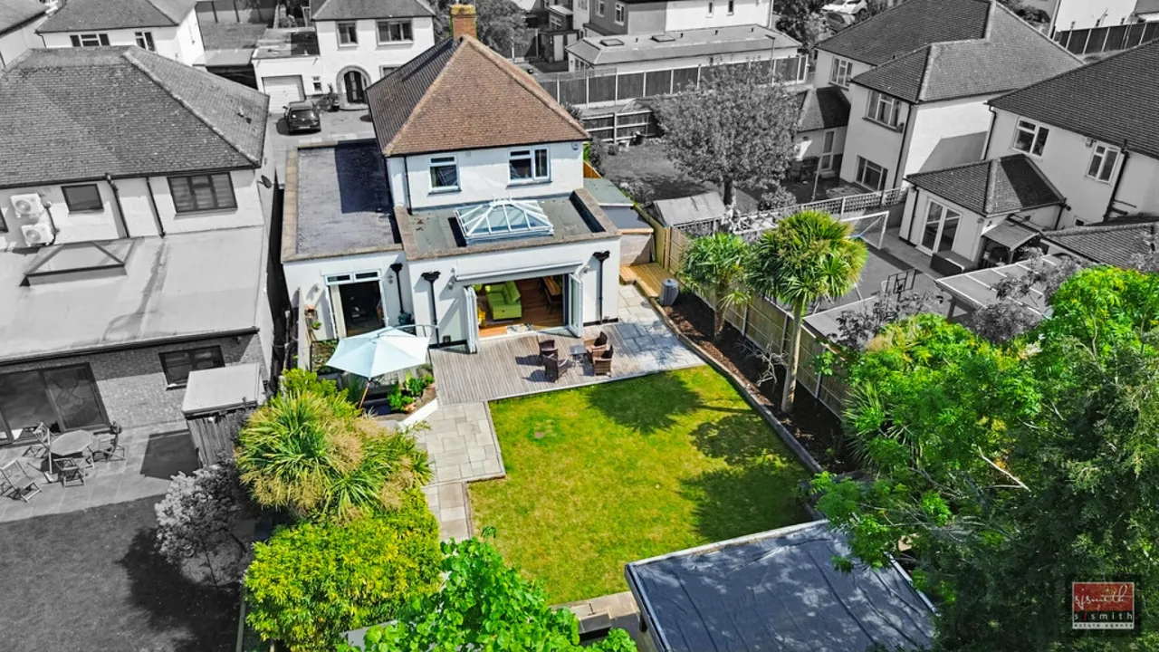 Fontmell Close, Ashford, TW15, photo 13