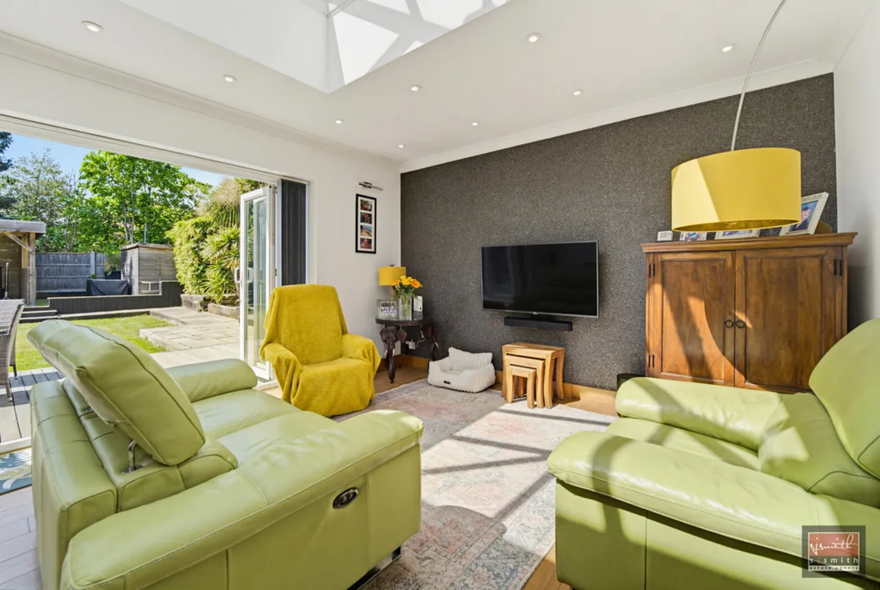 Fontmell Close, Ashford, TW15, photo 6