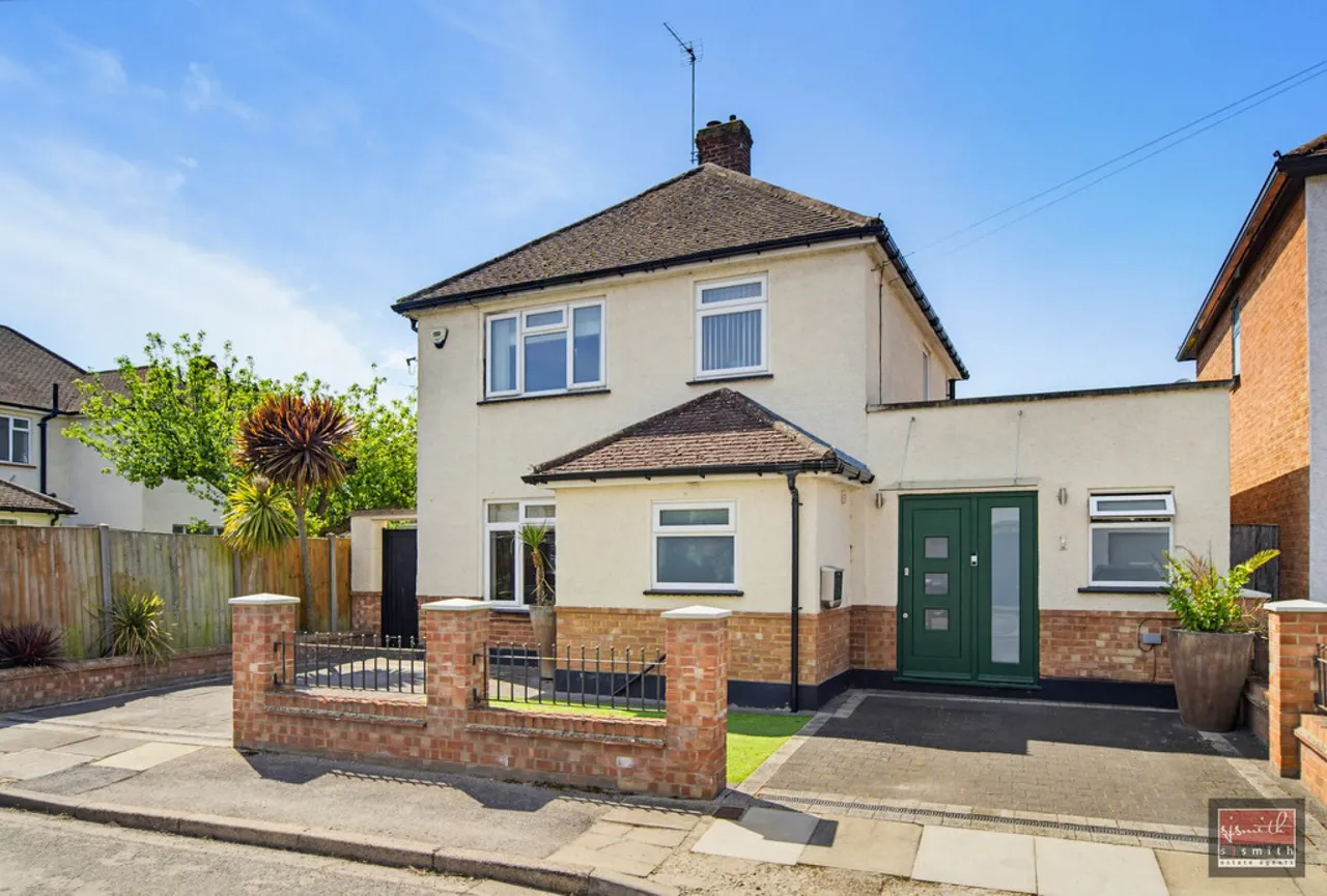 4 bed house for sale, Fontmell Close, Ashford, TW15