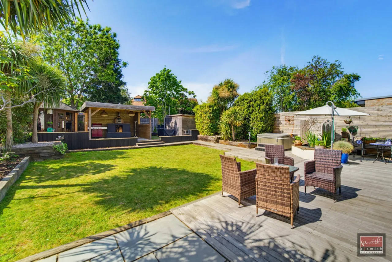 Fontmell Close, Ashford, TW15, photo 12