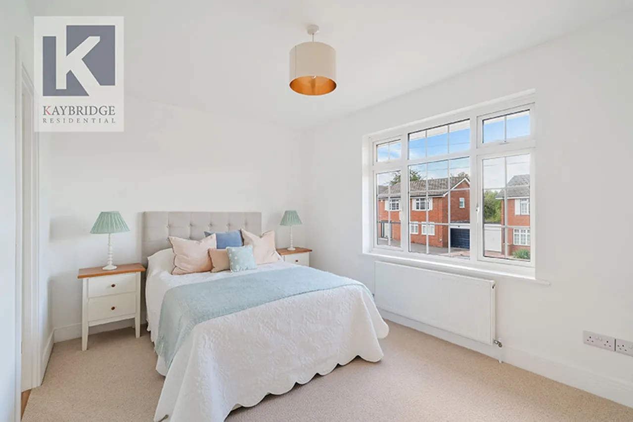 Fir Tree Close, Epsom, KT17, photo 15