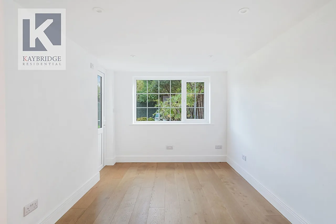 Fir Tree Close, Epsom, KT17, photo 17