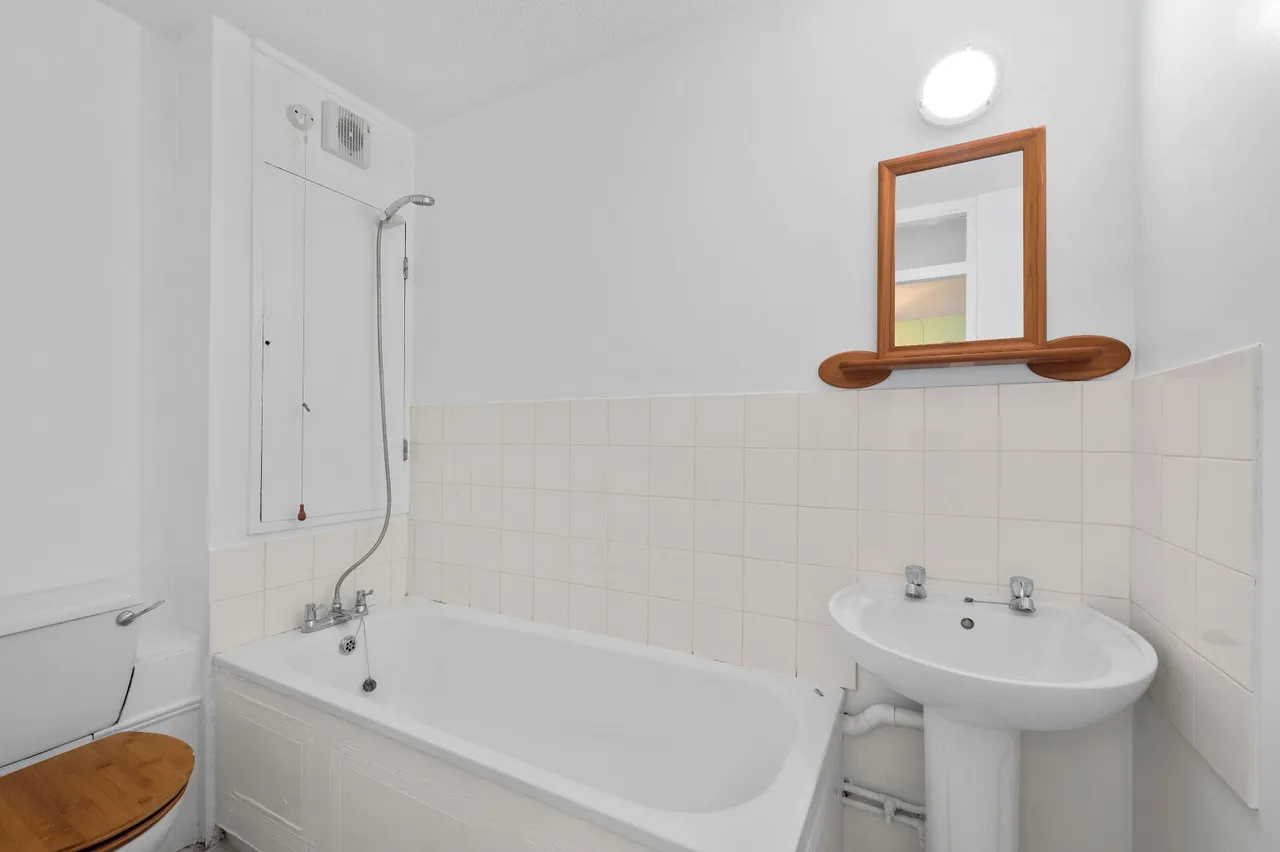 Pelham Road, London, SW19, photo 9