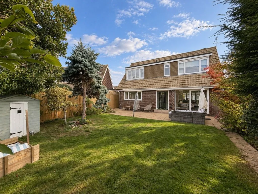 Collington Park Crescent, Bexhill on Sea, photo 24