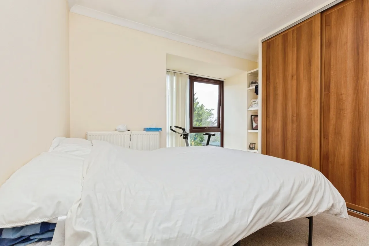 Mandeville Road, Aylesbury, Buckinghamshire, HP21, photo 4