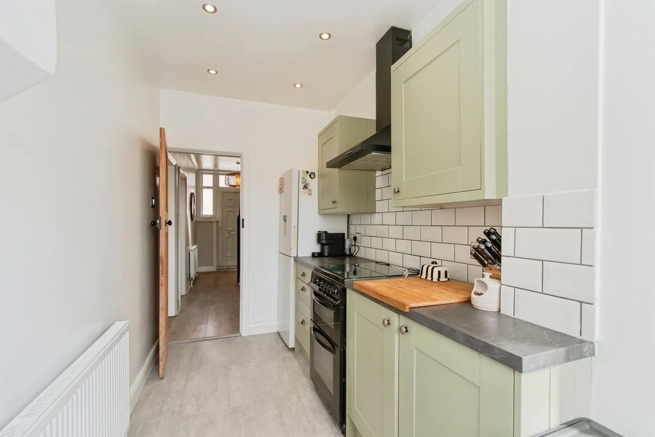 College Road, CASTLEFORD, photo 8