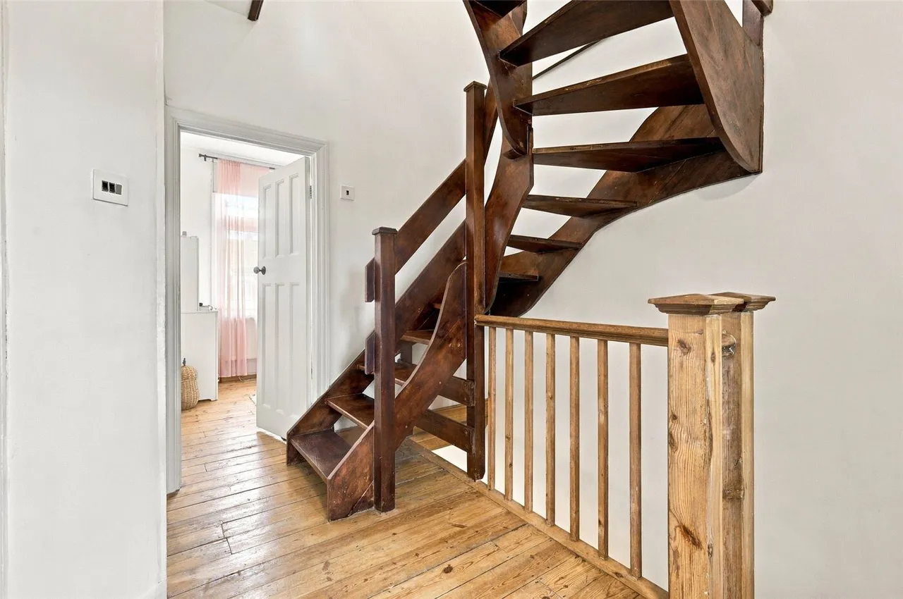 Lordsmead Road, London, N17, photo 16