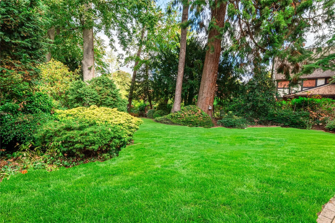 Shoal Creek, Collingtree Park, NN4, photo 24