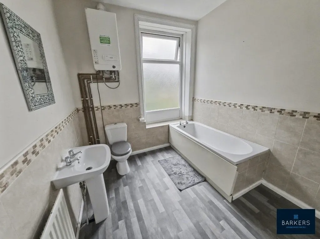 Bradford Road, Batley WF17 8HG, photo 10