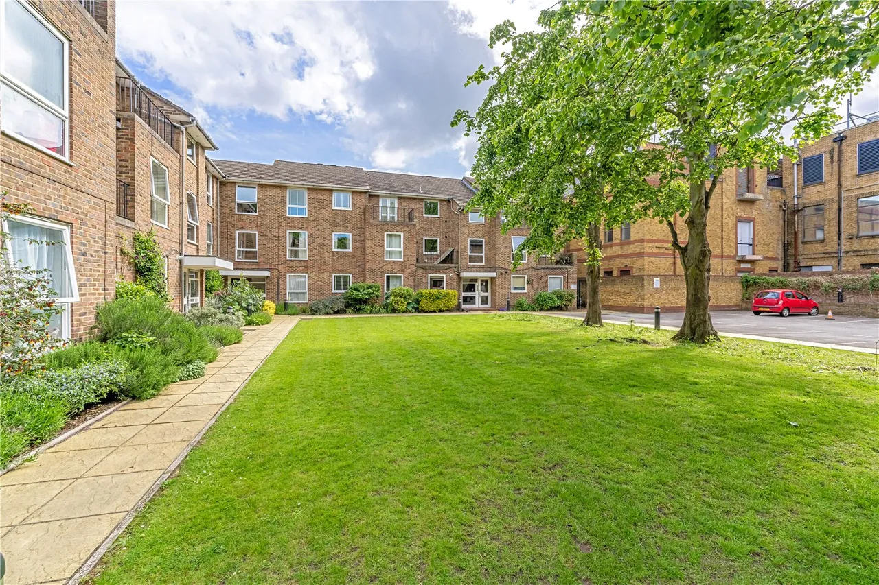 1 bed flat for sale — Garfield Road, Twickenham, TW1 3JS