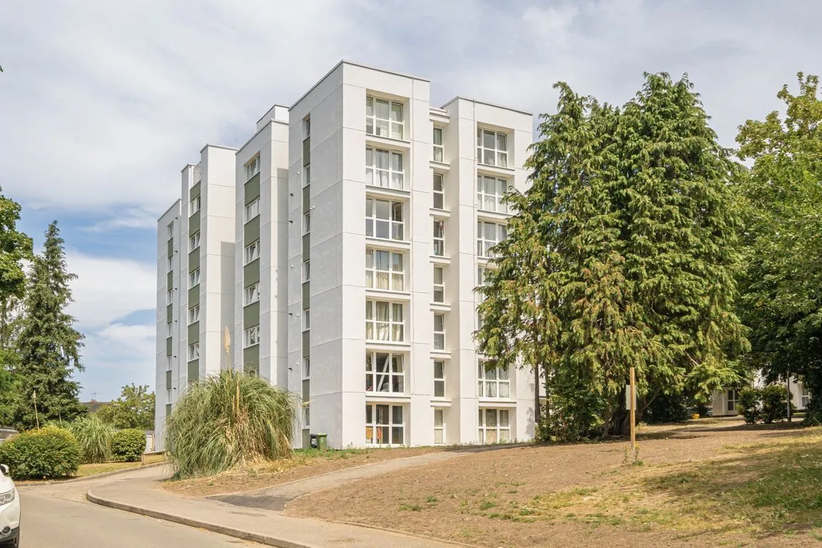 2 bed property for sale, Manor Court, Weybridge, KT13