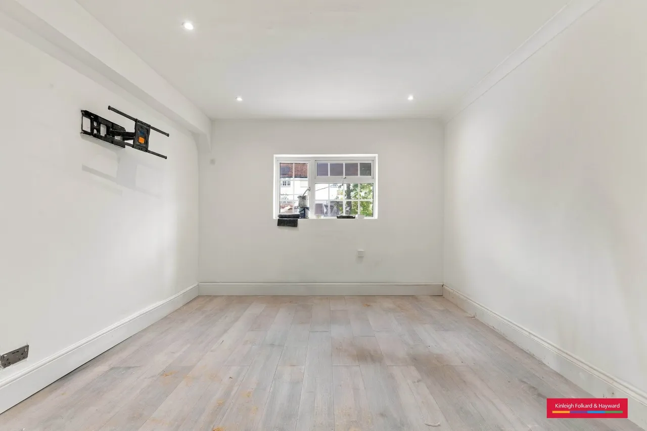 3 bed flat to rent, Highfield Road, Acton, W3