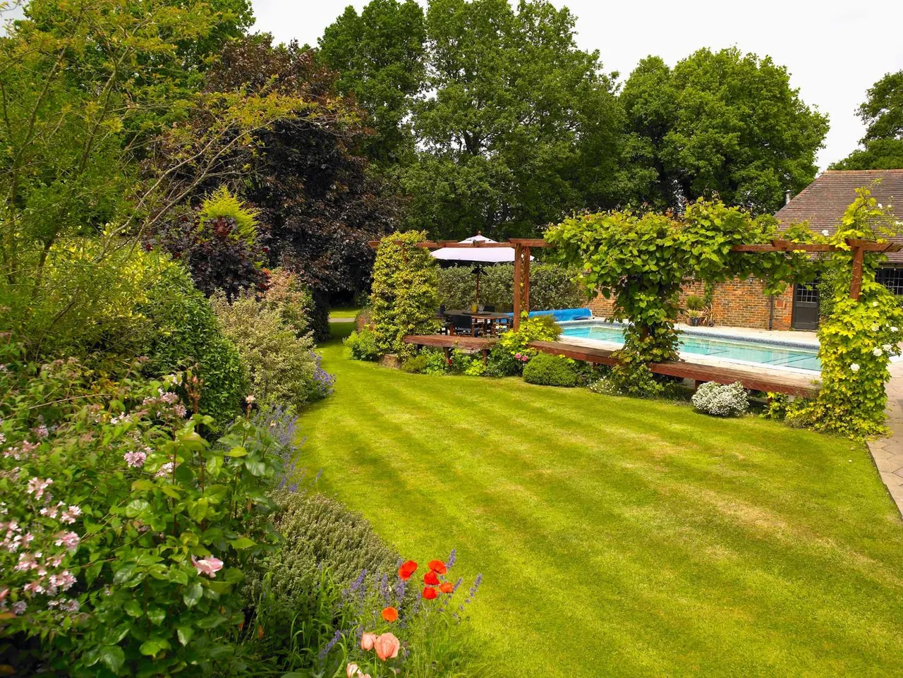 Gentles Lane, Passfield, Liphook, Hampshire, GU30 7RY, photo 5