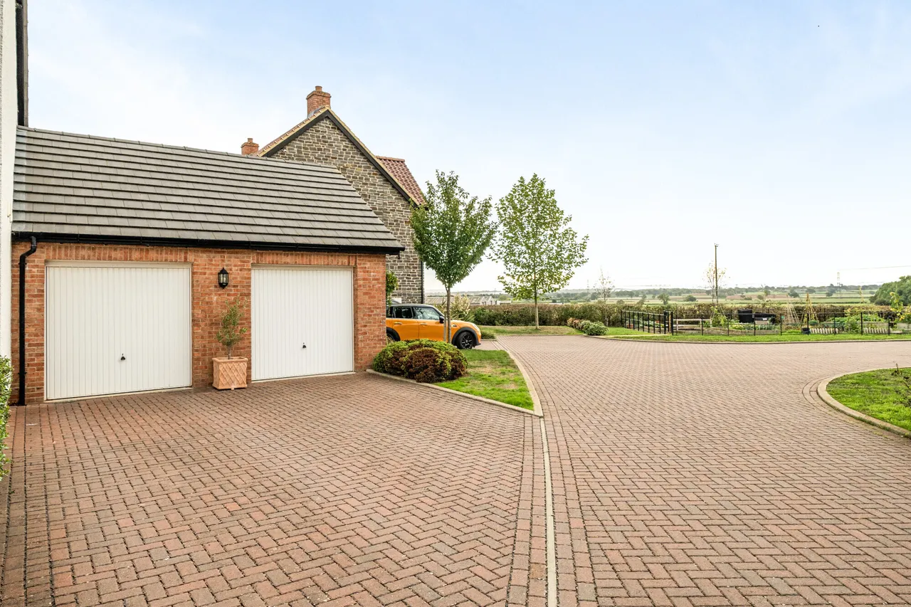 Walnut Field, Tytherington, GL12, photo 16