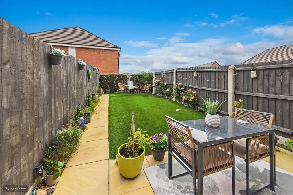 Buzzard Way, East Leake, photo 13