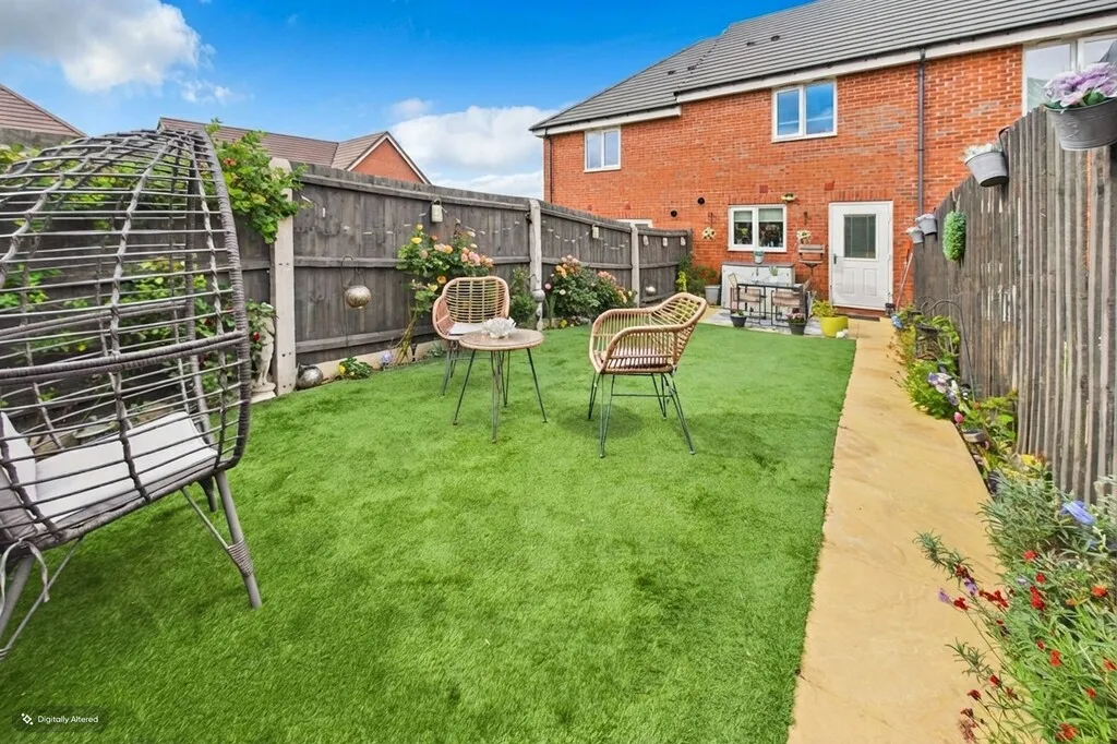 Buzzard Way, East Leake, photo 14