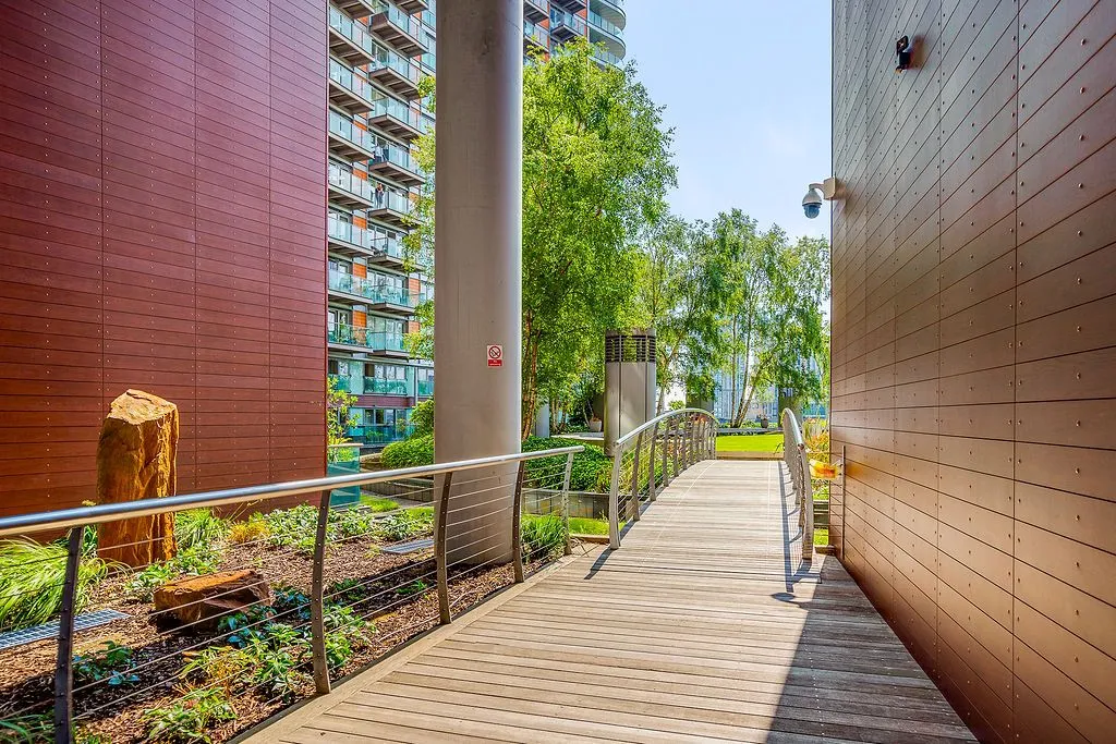 Biscayne Avenue, Poplar, photo 9