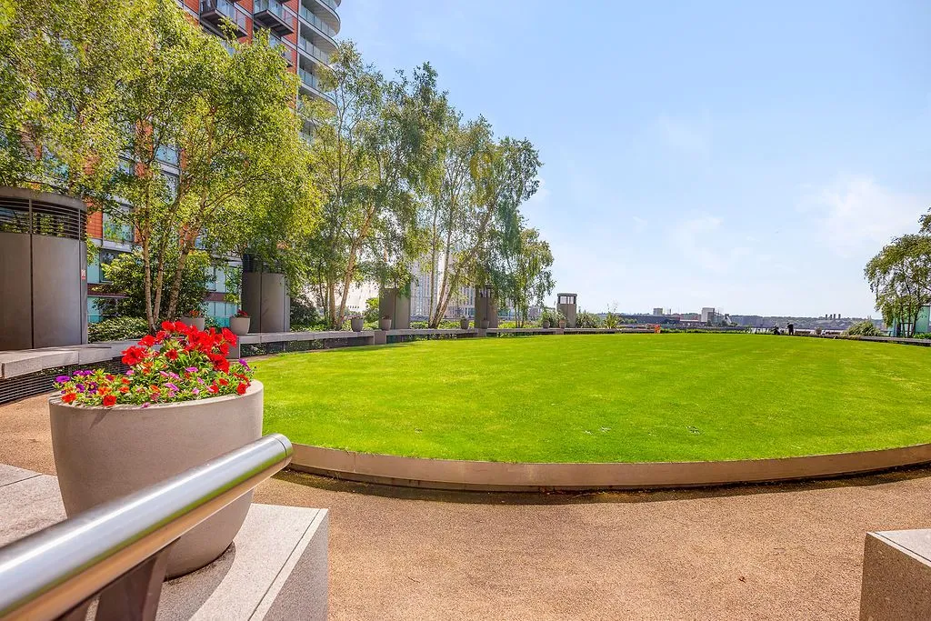Biscayne Avenue, Poplar, photo 12