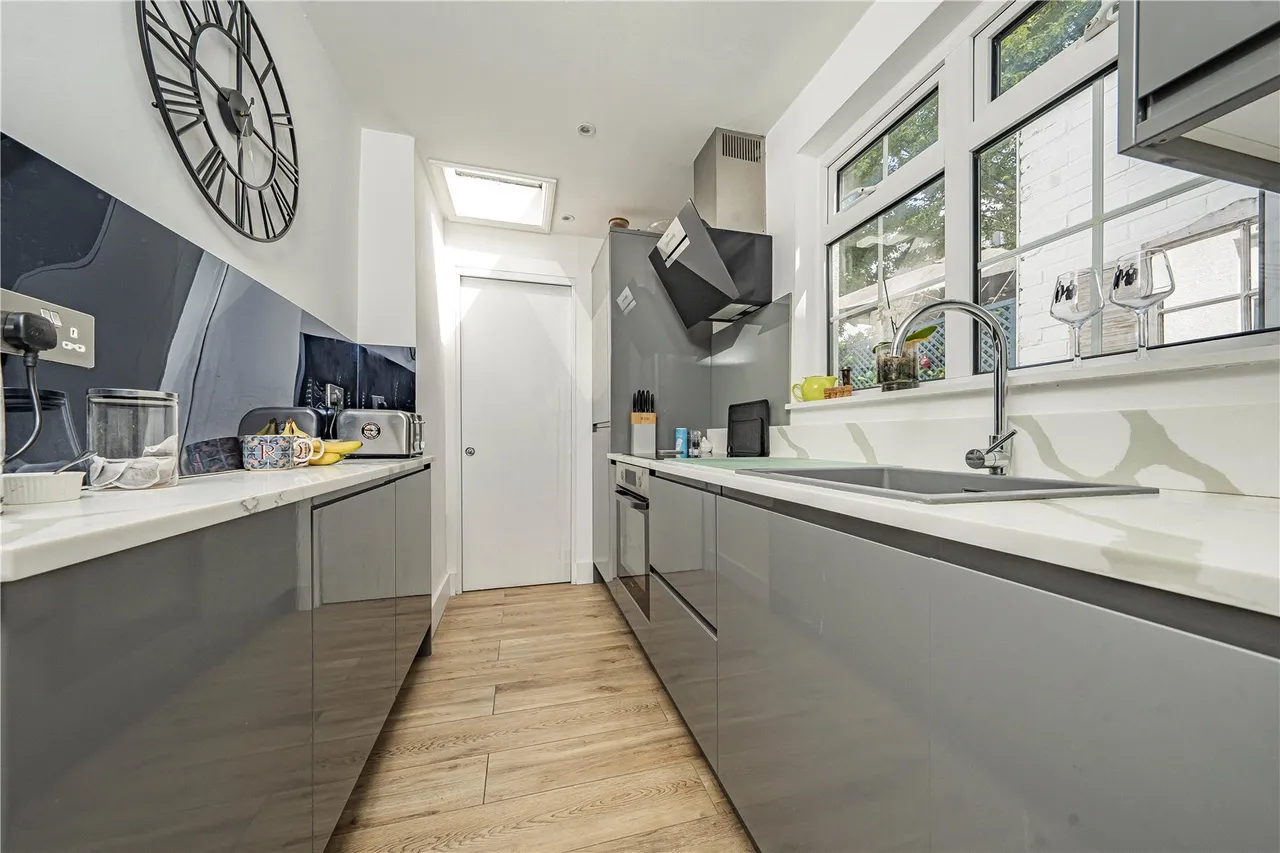 Trinity Cottages, Richmond, TW9, photo 12