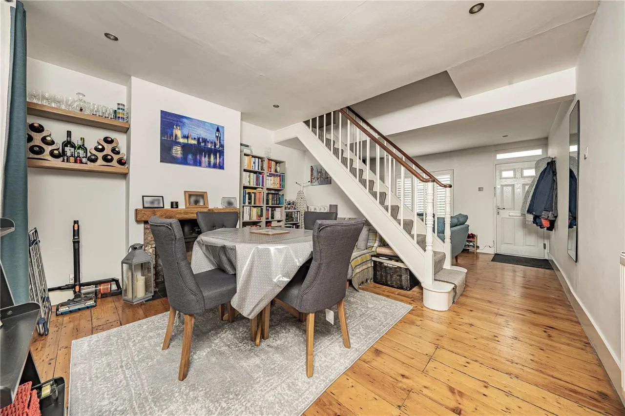 Trinity Cottages, Richmond, TW9, photo 2
