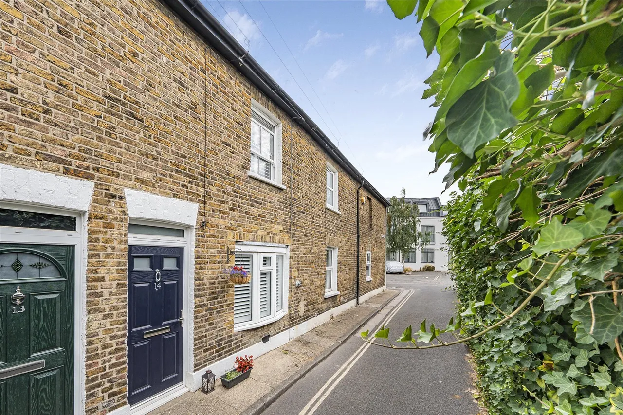 2 bed house for sale, Trinity Cottages, Richmond, TW9