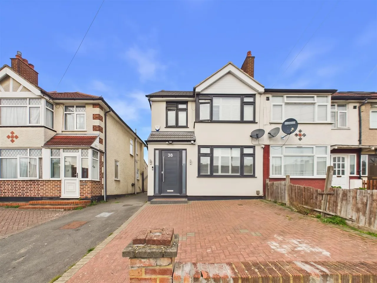4 bed property for sale, Summit Road, Northolt, UB5