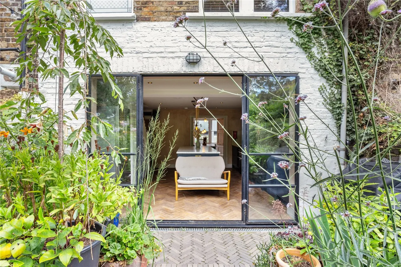 Nevill Road, London, N16, photo 15