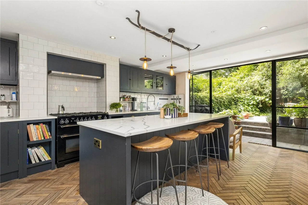 4 bed house to rent, Nevill Road, London, N16