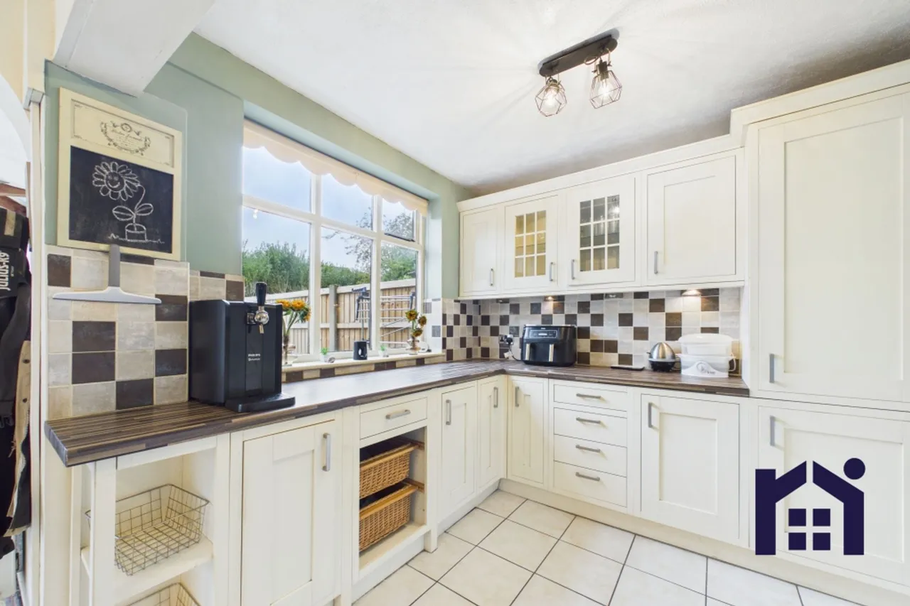 Greenway, Eccleston, PR7, photo 7