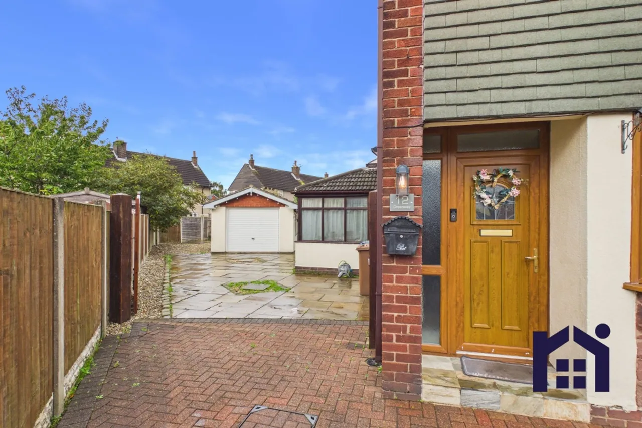 Greenway, Eccleston, PR7, photo 22