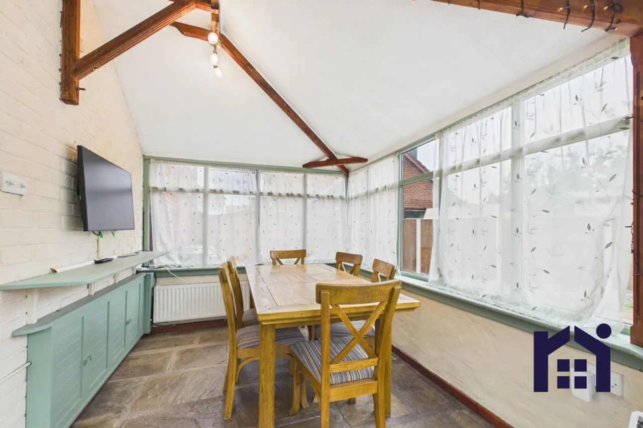 Greenway, Eccleston, PR7, photo 10