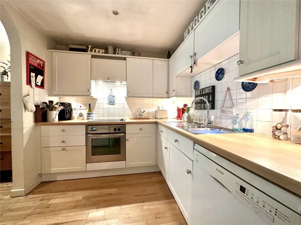 Southampton Road, Lymington, photo 5