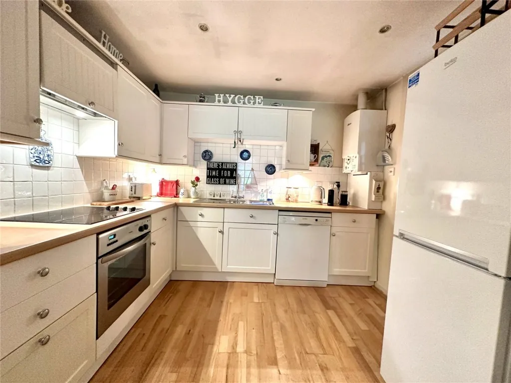 Southampton Road, Lymington, photo 3